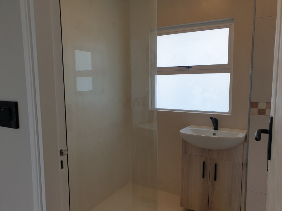 To Let 2 Bedroom Property for Rent in Claremont Western Cape
